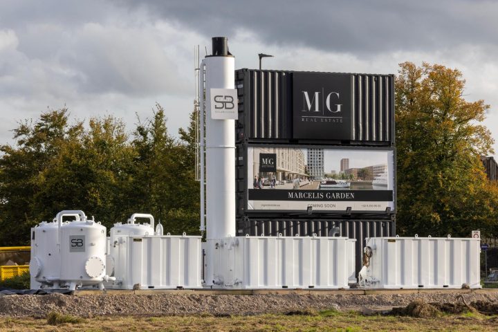 Installatie van Soil & Building voor de bodemsanering van de Ragheno-site, voor het werfbord van Marcelis Garden